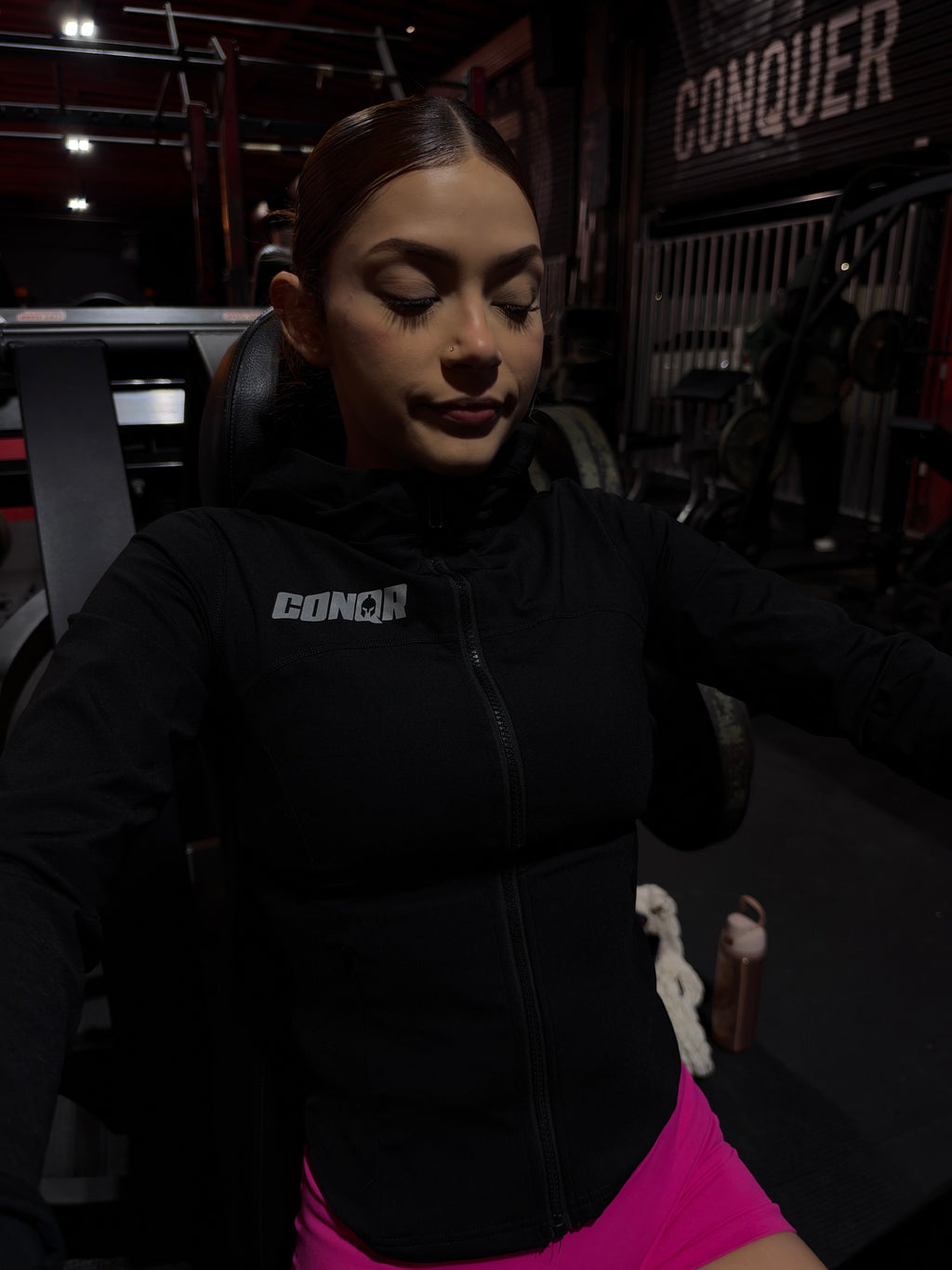 FEMALE CONQR JACKET