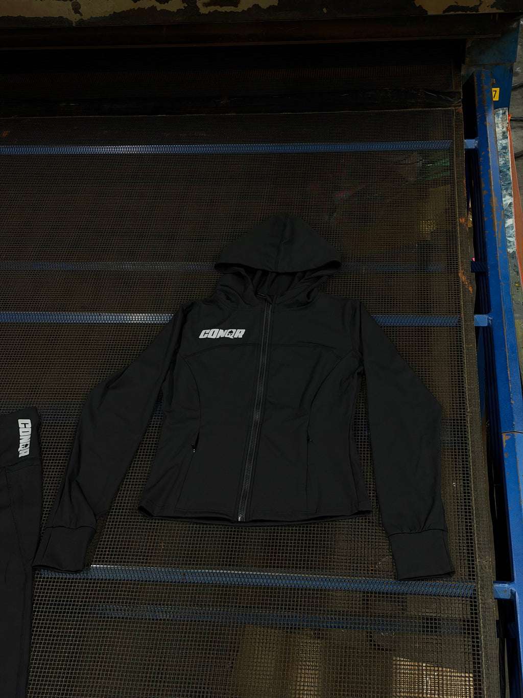 FEMALE CONQR JACKET