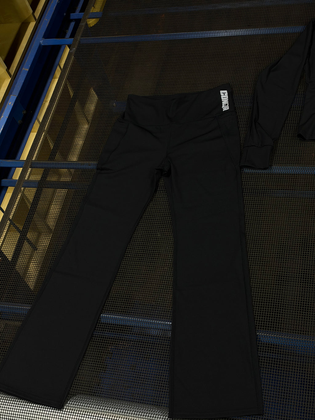 CONQR Flare Leggings