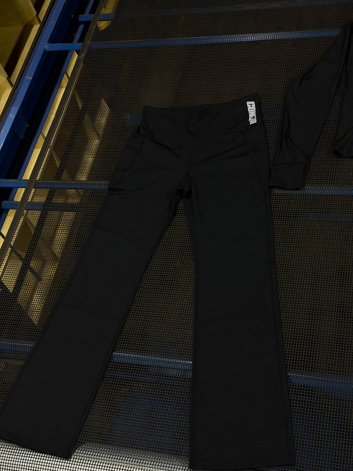 CONQR Flare Leggings